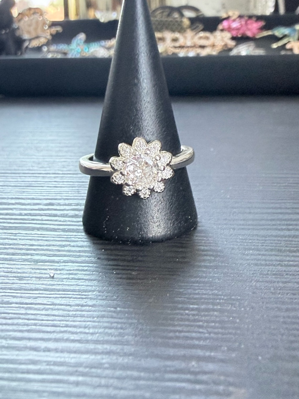 925 Sterling Silver Floral Halo CZ Ring - Clear/Silver